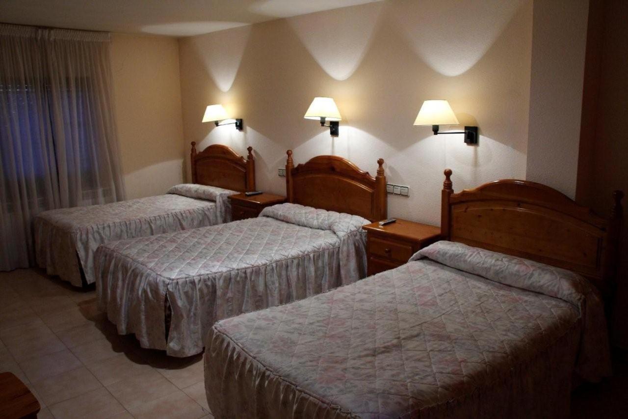 מדינצ'לי Hostal Nicolas חדר תמונה