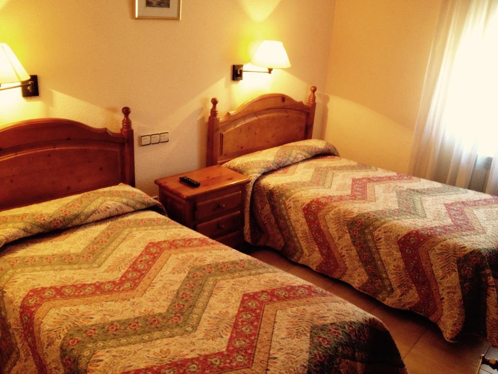מדינצ'לי Hostal Nicolas חדר תמונה