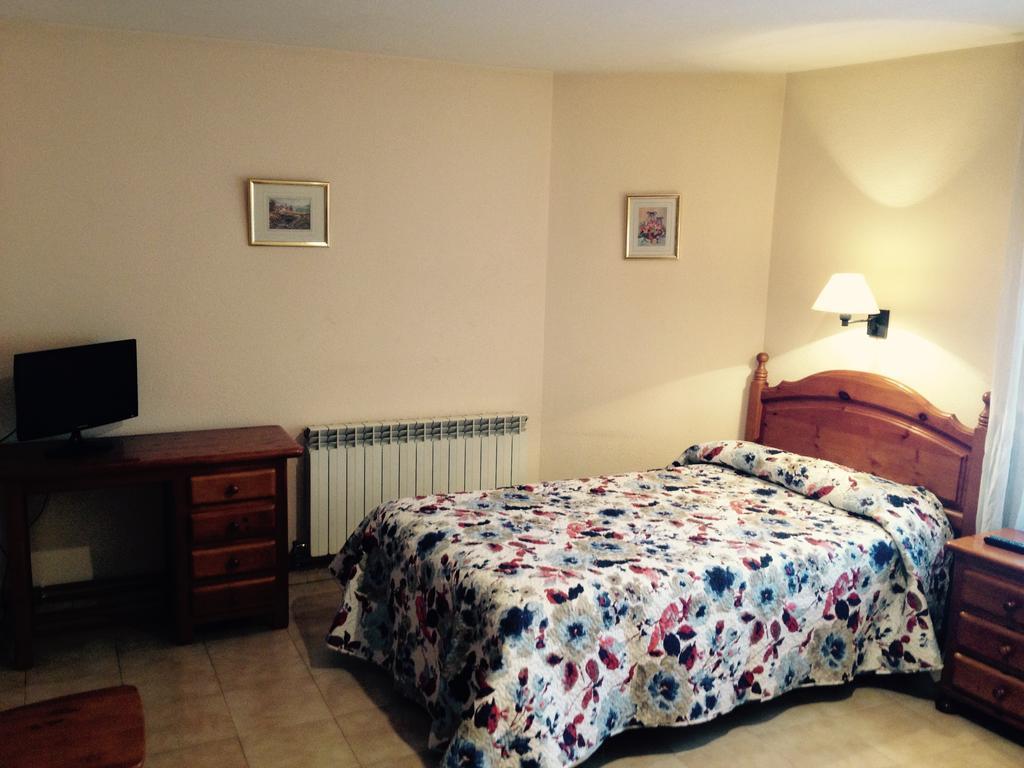 מדינצ'לי Hostal Nicolas חדר תמונה