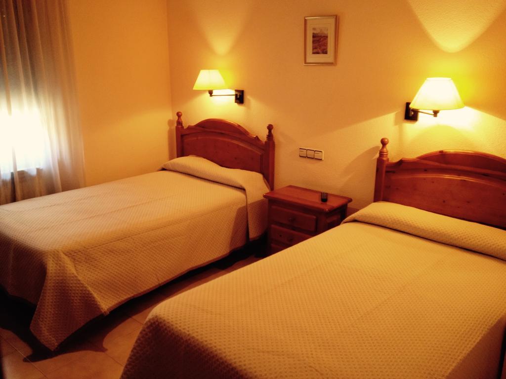 מדינצ'לי Hostal Nicolas חדר תמונה